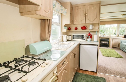 Much Wenlock Cottage | 8 OLD ORCHARD, family friendly, with a garden in Much Wenlock