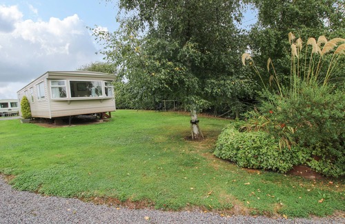 Much Wenlock Cottage | 8 OLD ORCHARD, family friendly, with a garden in Much Wenlock