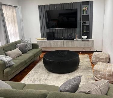 Athlone House | 8 on Lorenzo