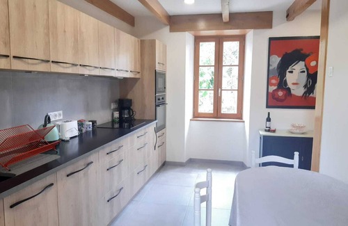 Lanuejouls House | 8-person gîte in the heart of nature with outdoor swimming pool