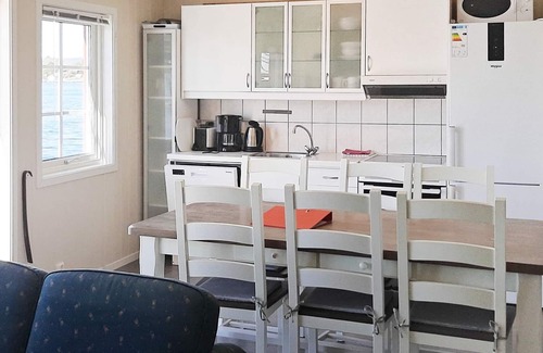 Sjernarøy House | 8 person holiday home in Sjernarøy