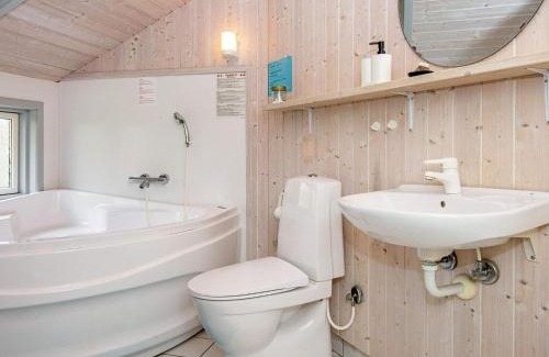 Hvidbjerg Strand House | 8 person holiday home in Børkop-By Traum