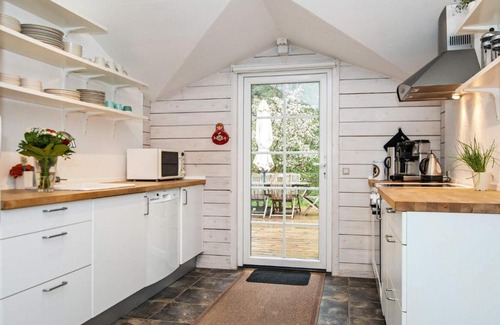 Ronde House | 8 person holiday home in R nde