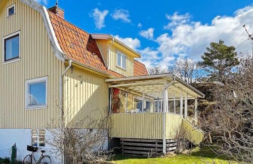 Bjorholmen House | 8 person holiday home in KLÖVEDAL-By Traum