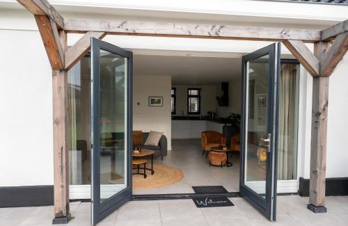 Roelofarendsveen Villa | 8 persons waterfront Villa