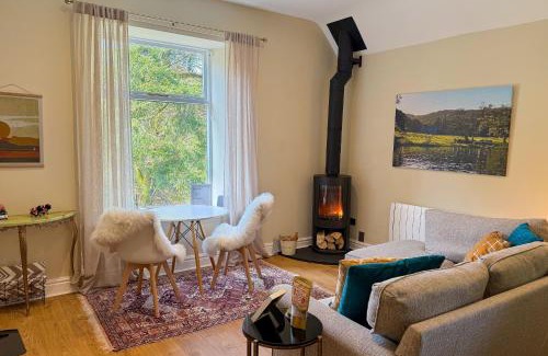 Low Newton House | 8 The Lake - Lake Access - Perfect for couples