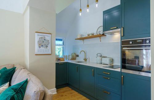 Low Newton House | 8 The Lake - Lake Access - Perfect for couples
