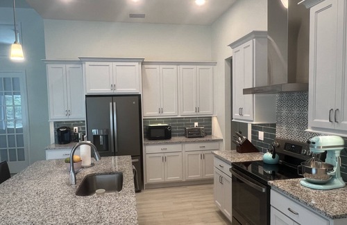 Port Charlotte House | 8 Turtles Villa, 5 bedrooms, child friendly, pool, spa, minutes to Boca Grande