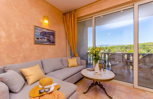 Vrboska Apartment | 80 m² Apartment ∙ 2 bedrooms ∙ 5 guests