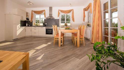 Neukloster Apartment | 80 m² Apartment ∙ 2 bedrooms ∙ 4 guests