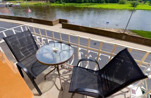 Decin Apartment | 80 m² Apartment ∙ 2 bedrooms ∙ 10 guests
