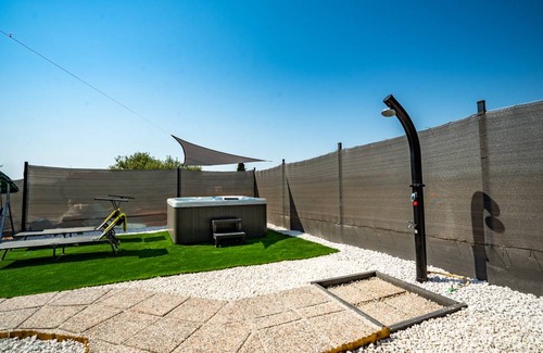 Kastel Novi House | 80 m² House ∙ 2 bedrooms ∙ 4 guests
