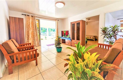 Taiohae House | 80 m² House ∙ 3 bedrooms ∙ 8 guests