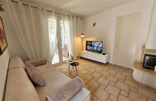 Parelia House | 80 m² House ∙ 3 bedrooms ∙ 6 guests