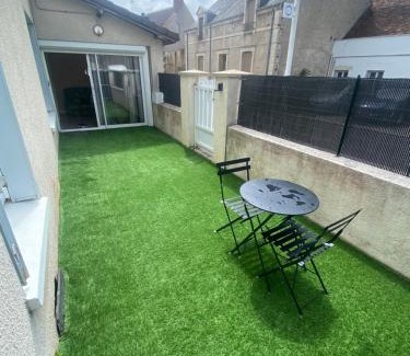 Saint-Benoit-sur-Loire House | 80 m2 meublé RDC