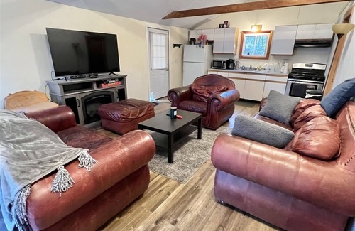 South Casco Cottage | 80' of direct waterfrontage on the Crooked River