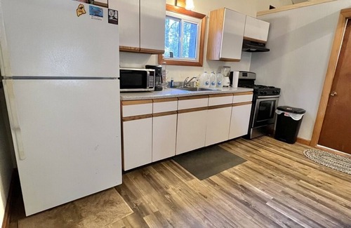 South Casco Cottage | 80' of direct waterfrontage on the Crooked River