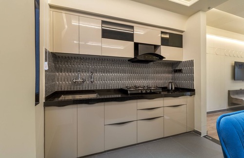Pink City House | 800 sq ft studio good for 4 to 6 adults. centrally located and fully equipped