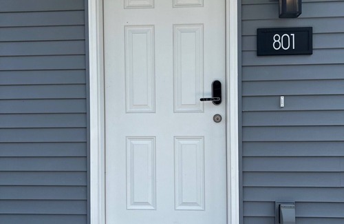 Washington Court House Apartment | 801 Gregg St. 2 Bed Apt Fully Furnished