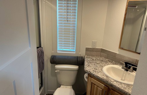 Honey Grove Cabin | 804 Cozy Loft cabin with WiFi, AC in charming Honey Grove