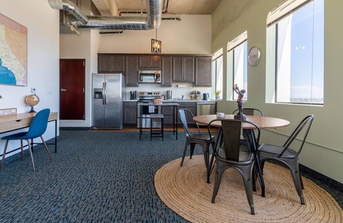 Santa Ana Apartment | 808 · Stunning Sunset Views in a Hi-Rise | Walk to DTSA