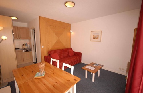 Eaux-Bonnes Apartment | 80m from resort center, 3rd floor, view ski slopes, balcony, tv, 29m², Gourette