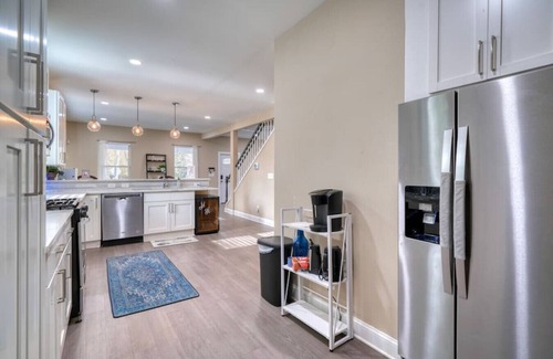 Baltimore House | 81) Entire 5 Bedroom Home with a Gameroom!