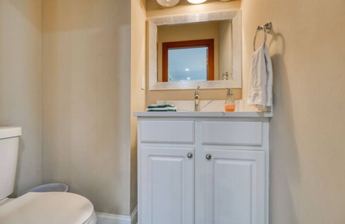 Baltimore House | 81) Entire 5 Bedroom Home with a Gameroom!