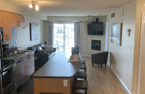 Downtown Edmonton Condo | 81 m² Condo ∙ 2 bedrooms ∙ 4 guests