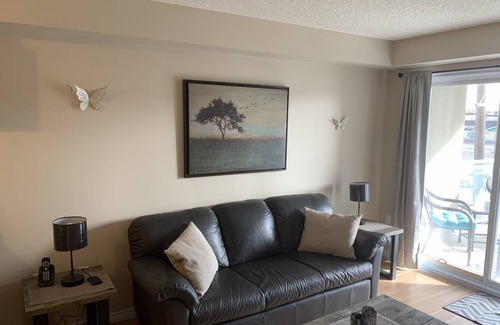 Downtown Edmonton Condo | 81 m² Condo ∙ 2 bedrooms ∙ 4 guests