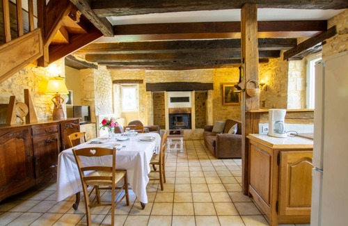 Saint-Aubin-de-Nabirat House | 83 m² Gîte ∙ 3 bedrooms ∙ 6 guests