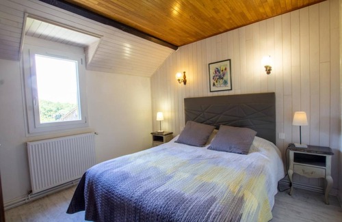 Saint-Aubin-de-Nabirat House | 83 m² Gîte ∙ 3 bedrooms ∙ 6 guests