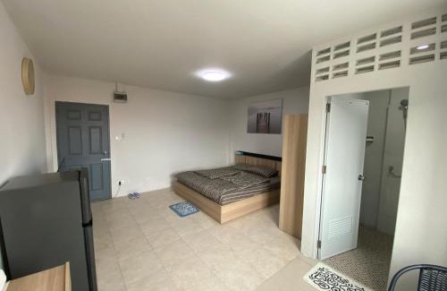 Kathu Apartment | 84 Bar & Guest House Room 5