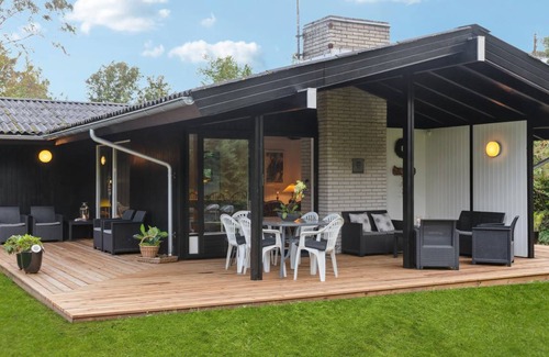 Smidstrup Strand House | 84 m² House ∙ 3 bedrooms ∙ 7 guests