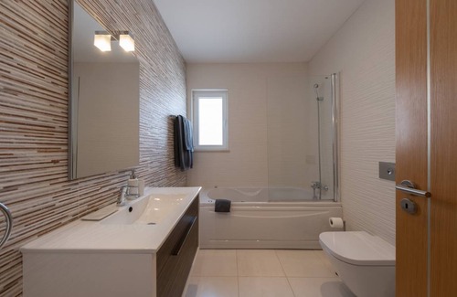 Porto de Mos Apartment | 85 m² Apartment ∙ 2 bedrooms ∙ 4 guests