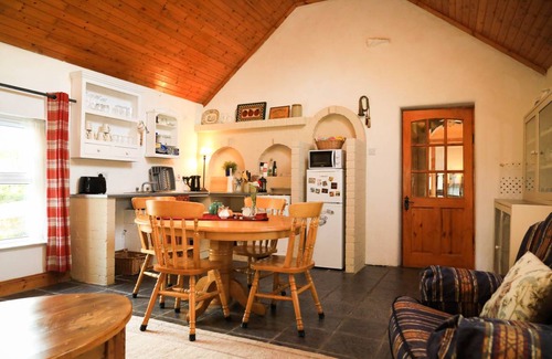 County Cavan Cottage | 85 m² Cabin ∙ 2 bedrooms ∙ 5 guests