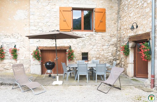 Echevis House | 85 m² Gîte ∙ 3 bedrooms ∙ 6 guests