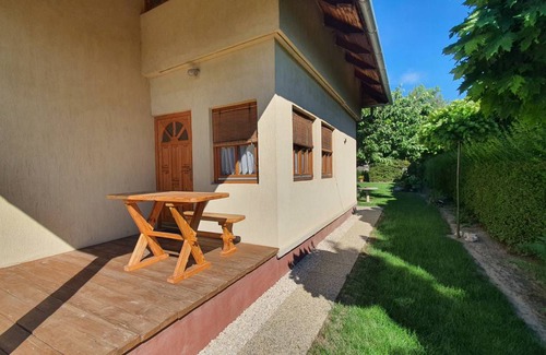 Balatonvilagos House | 85 m² House ∙ 2 bedrooms ∙ 6 guests
