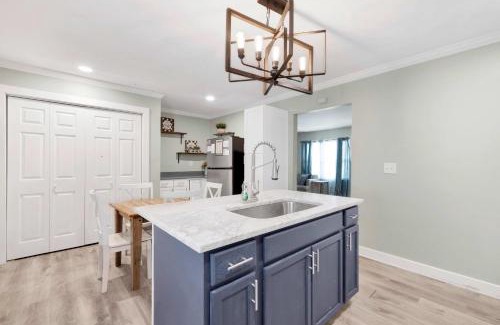 Crestline Heights House | 86th Cozy Coop