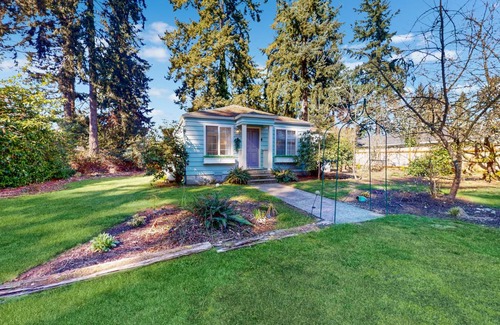 Federal Way House | 88 m² House ∙ 2 bedrooms ∙ 4 guests