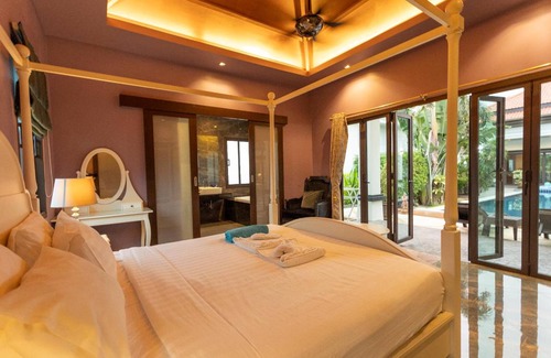 Si Sunthon House | 880 m² House ∙ 4 bedrooms ∙ 8 guests