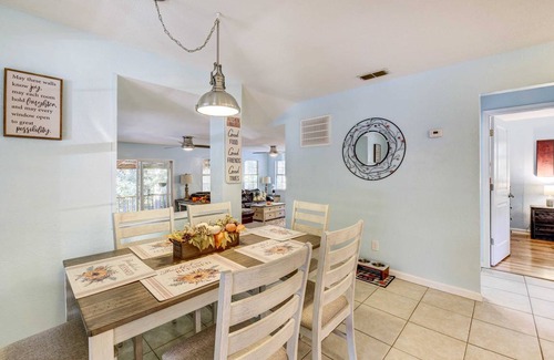 Crestview House | 89 m² House ∙ 3 bedrooms ∙ 10 guests