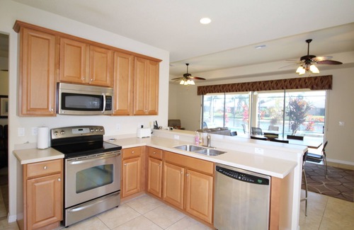 Braden River House | 8920 Amazing lake view pool/spa house with a golf membership
