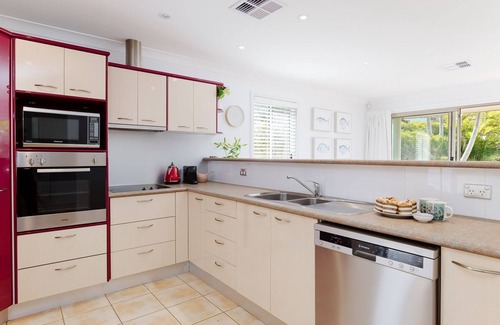 Salamander Bay House | 8a Foreshore Drive Ducted Air and Boat Parking
