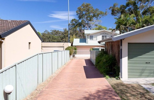 Salamander Bay House | 8a Foreshore Drive Ducted Air and Boat Parking