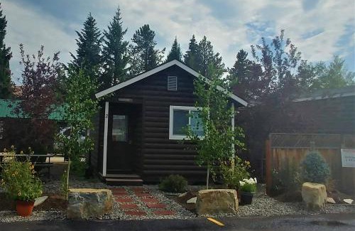 West Yellowstone Resort | 9 Bar W Cabins
