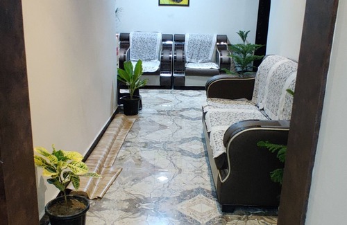 Mathura Bed & Breakfast | 9-bedroom bed & breakfast in enchanting Mathura with AC, WiFi