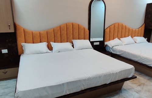 Mathura Bed & Breakfast | 9-bedroom bed & breakfast in enchanting Mathura with AC, WiFi