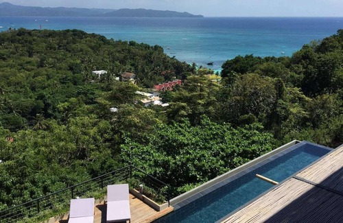 Balabag Villa | 9 BR Luxury Boracay Villa w/ Infinity Pool
