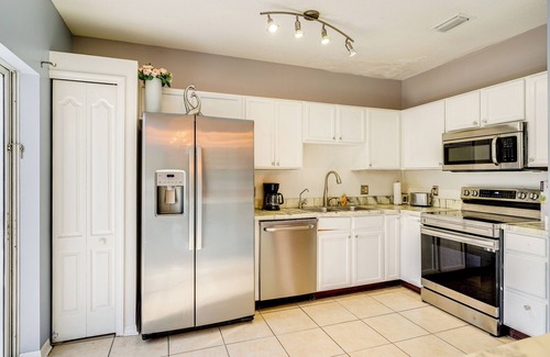Riverview House | 9 Mi to Beach: Peaceful Riverview Home w/Patio
